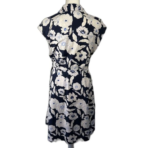 Tommy Hilfiger Blue & White Floral Wrap Dress Sz S/P 100%Cotton, 2-Pockets - Picture 2 of 13
